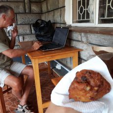 Dag 126-130 (30 dec-3 jan): Oliebollen in Nairobi en fietsen tussen de buffels