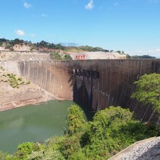 Dag 226-230 (9-13 apr.): Klussen in Lusaka, naar de dam in niemandsland en ontspannen aan het Kariba meer