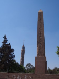 PA011943 - Andalus obelisk en Cairo tower