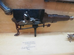 PA032076 - Abdeen Palace Museum (vreemd pistool)