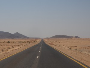 PA304750 - Woestijnweg richting Soleb