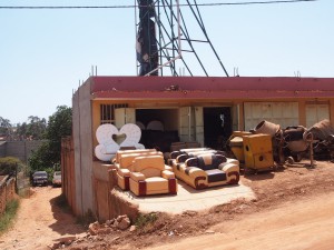P1160364 - Staarbeeld Kampala