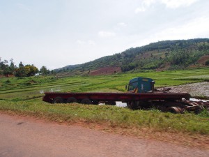 P2182709 - Verdronken vrachtwagen onderweg naar Tanzania