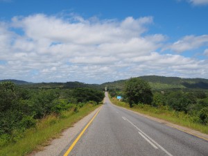 P4015830 - Lege wegen van Zambia (Great Eastern Road)