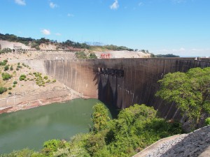P4126151 - Kariba dam (Zimbabwe aan overkant)