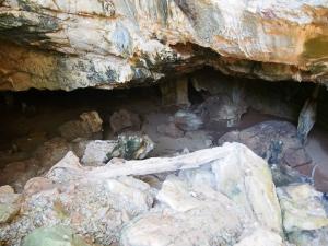 P5047875 - Zuidelijke ingang Gcwihaba Cave