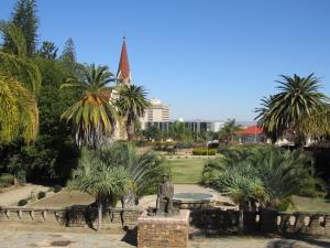 IMG 0075 - Tiuinen bij Parlementsgebouw, Windhoek